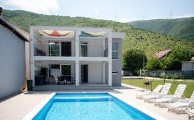 Villa Aqua